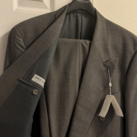Vintage Giorgio Armani Le Collezioni Suit, 34R, never worn or tailored - Picture 1 of 10